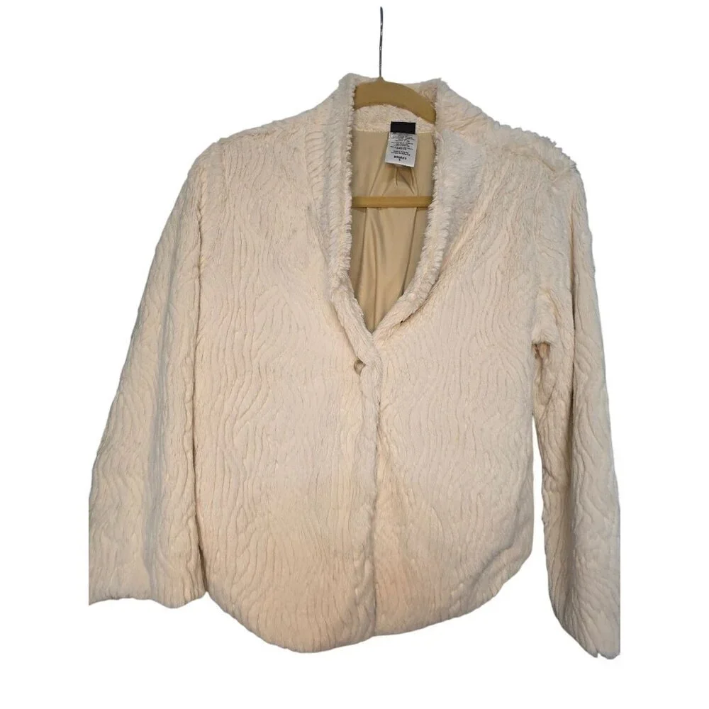 Patagonia Cream Faux Fur Womens Jacket Size‎ S Lined Soft Texture Button Closure
